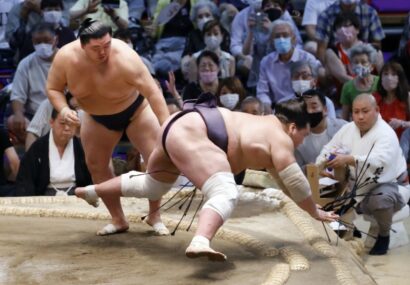 Shodai passe une henka sur Terunofuji