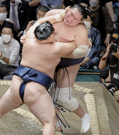 Tamawashi contre Terunofuji