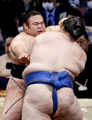 Takakeisho contre Ichinojo