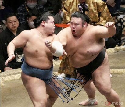 Takakeishô en sang contre Nishikifuji