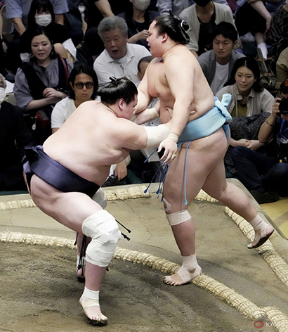 Terunofuji contre Kotoshoho