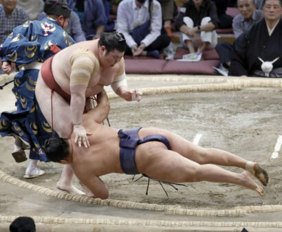 Hoshoryu chute devant Atamifuji