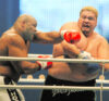 Akebono pendant son combat en MMA contre Bob Sapp